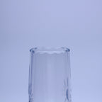 Kleine Blumenvase aus Klarglas mit Sockel — 23 cm H