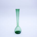 Mundgeblasene grüne Glasvase mit Blumenätzung – 21,6 cm H